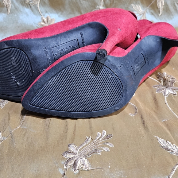 CO Red Suede Women's Heels - Picture 5 of 8